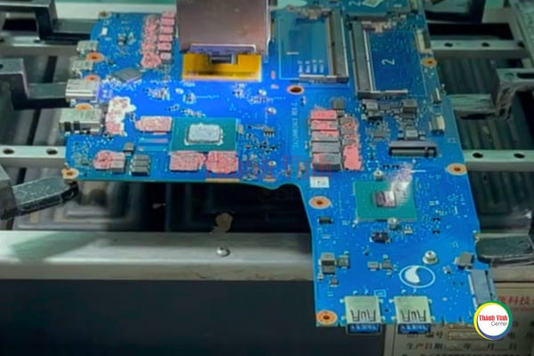 cứu laptop gaming Acer Predator Helios NEO 16 chạy treo