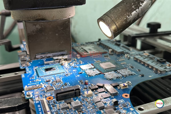 Sửa laptop Asus ROG Strix G16 G614JIR mất nguồn