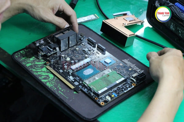 sửa mini pc Intel NUC 9 Extreme Kit BXNUC9i5QNX1