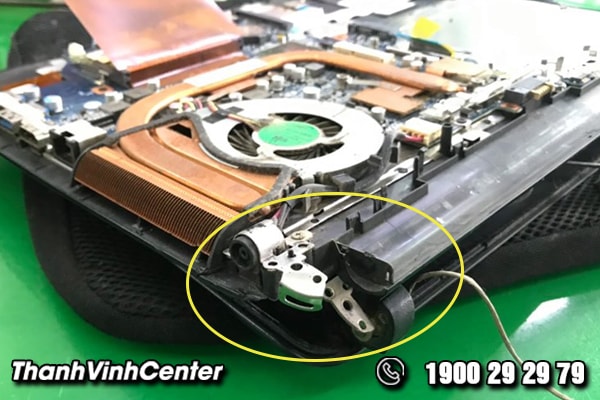nguyen-nhan-va-cach-khac-phuc-khi-ban-le-laptop-bi-gay-02