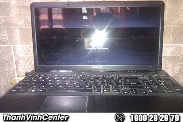 Lỗi màn hình laptop bị đen không lên 