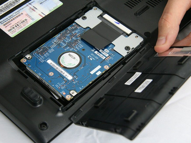 Thay ổ cứng laptop Dell giá bao nhiêu?