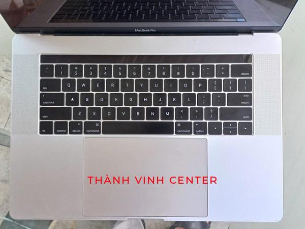 MACBOOK PRO A1707 (2016) CPU CORE I7 lõi tứ RAM 8GB Ổ CỨNG SSD 250GB VGA RADEON PRO 450 (2880 x 1800)