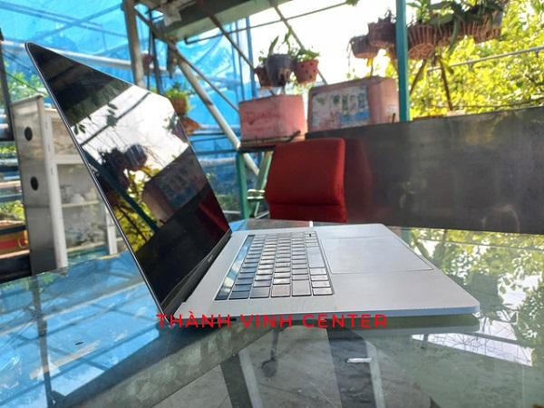 MACBOOK PRO A1707 (2016) CPU CORE I7 lõi tứ RAM 8GB Ổ CỨNG SSD 250GB VGA RADEON PRO 450 (2880 x 1800)
