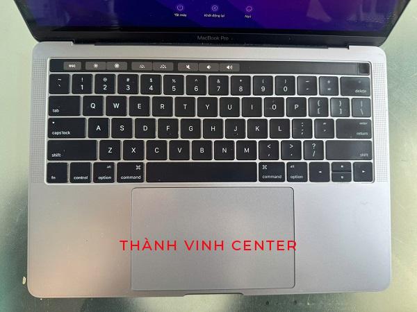 MACBOOK Pro A1706 (2016) CPU Intel Core i5 lõi kép RAM 8GB Ổ CỨNG SSD 512 GB VGA Intel Iris Graphics 550 1536 MB LCD Retina Tích hợp 13,3